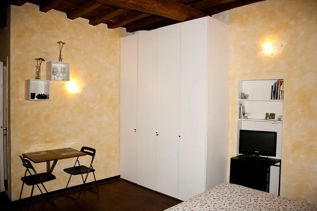 Apartment Appartamenti Ponte Vecchio Florence