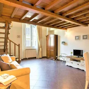  Apartment Charming Cavour Heart Of