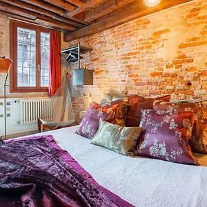 Casa Manina Sul Ponte - Your Private Canal View Apartment Venice